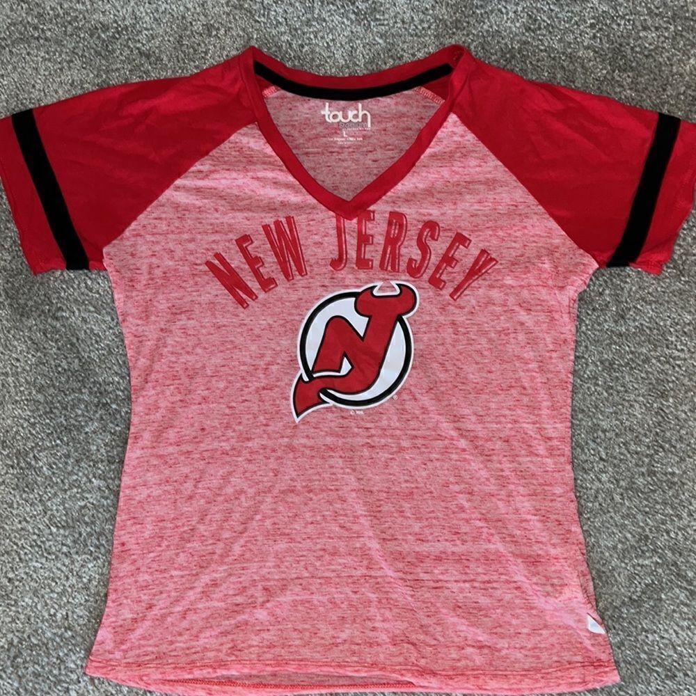 NHL New Jersey Devils women’s V-Neck Red Alyssa Milano model collector t shirt L
